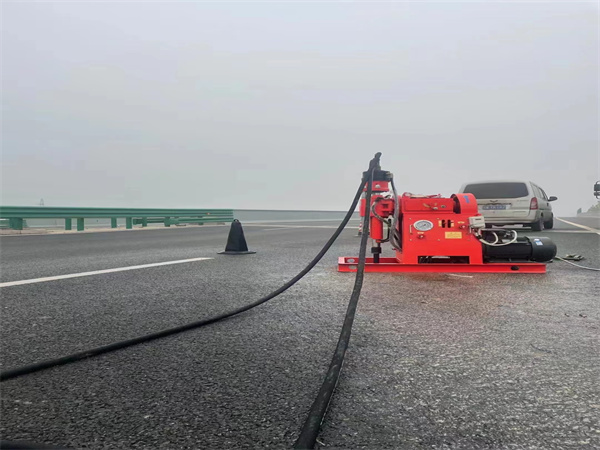 从江马路路基路面开裂下沉注浆加固灌浆